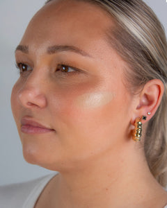 Skinnies SPF50 Sheer Glow Tinted Medium